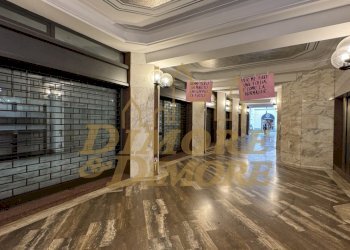 IMG_3721.jpg - Commercial Premises VIA ALESSANDRO MANZONI 3, Varese - photo 1