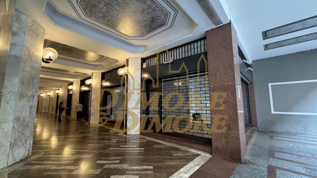 IMG_3712.jpg - Locale Commerciale VIA ALESSANDRO MANZONI 3, Varese - foto 1