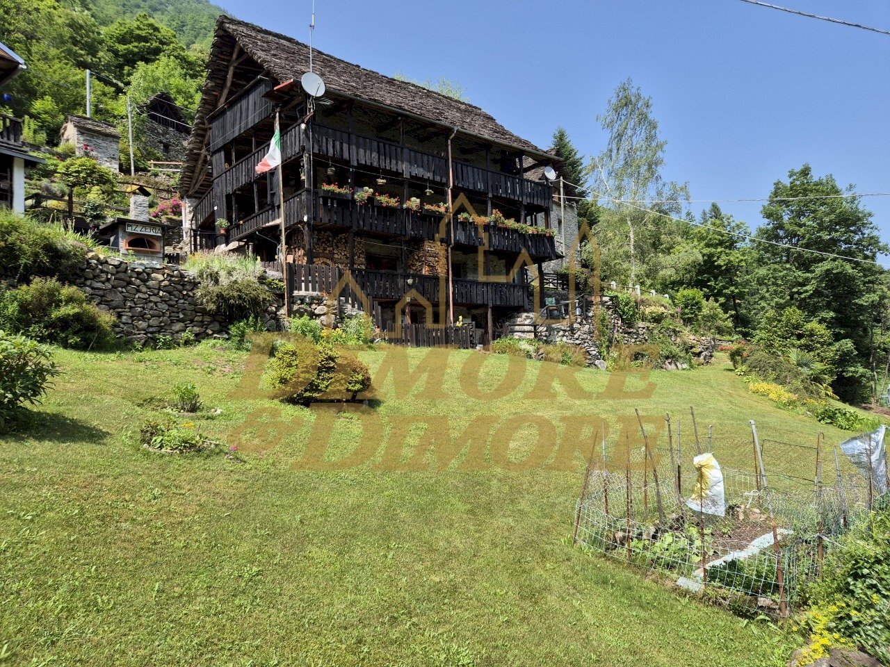 Giardino.jpg - Porzione di casa Ronchi Dentro, Vanzone con San Carlo - foto 1