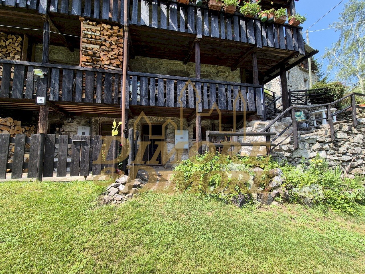 Giardino e cantina.jpg - Porzione di casa Ronchi Dentro, Vanzone con San Carlo - foto 3