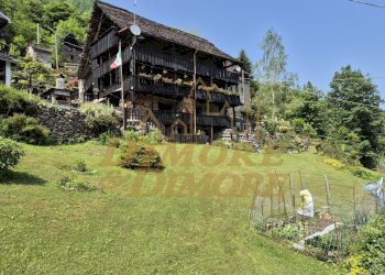 Giardino.jpg - Porzione di casa Ronchi Dentro, Vanzone con San Carlo - foto 1