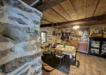 Sala.jpg - Porzione di casa Ronchi Dentro, Vanzone con San Carlo - foto 8