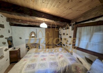 Terza camera da letto.jpg - Porzione di casa Ronchi Dentro, Vanzone con San Carlo - foto 26