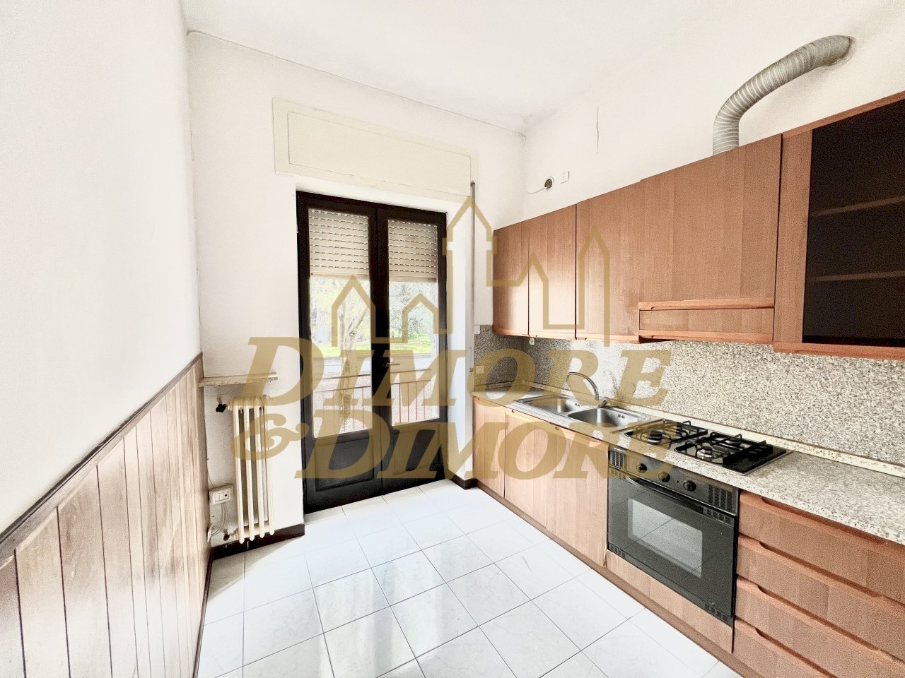 Cucina - Quadrilocale Piazza Garibaldi 10, Luino - foto 2