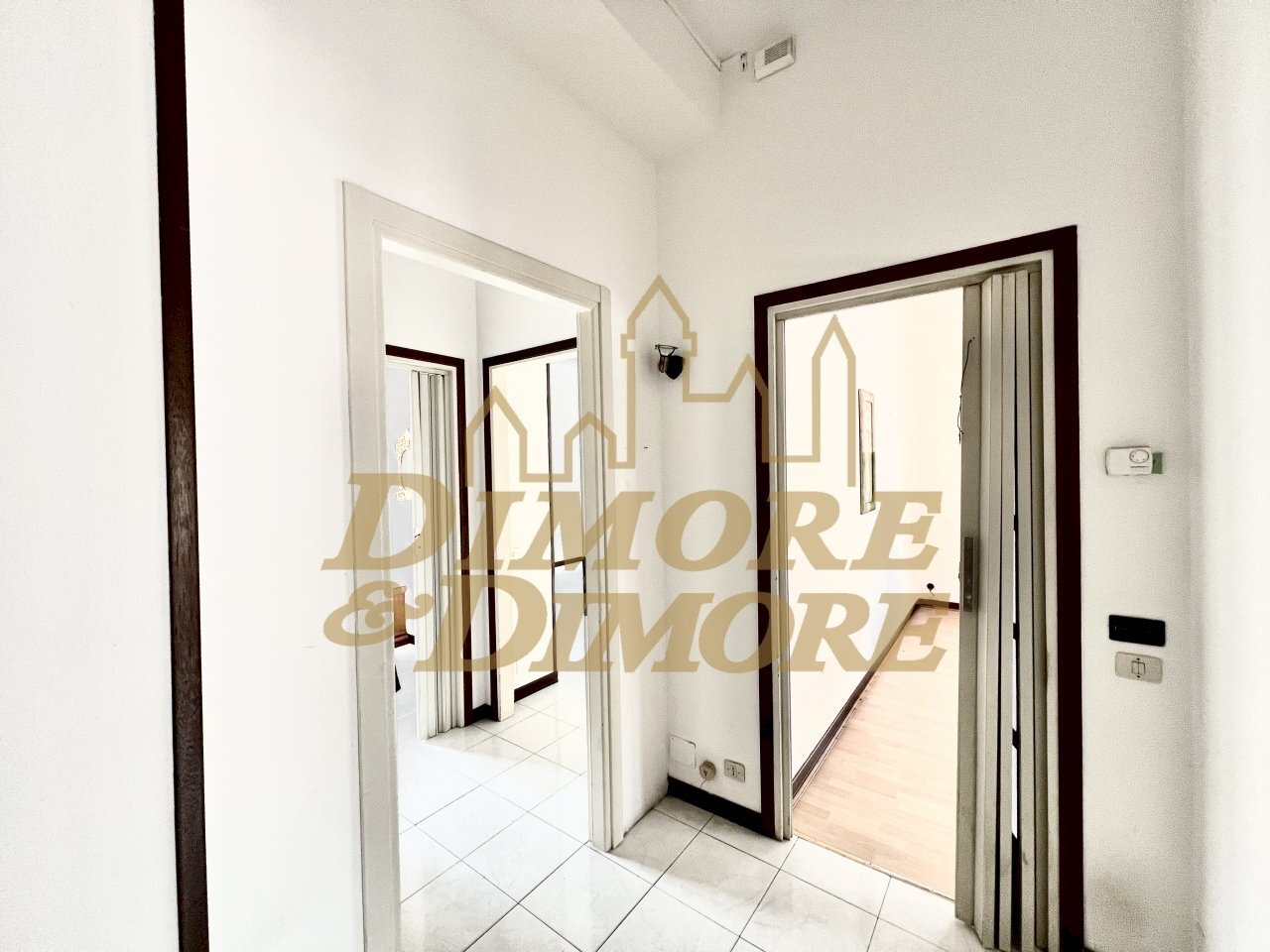 Disimpegno - Quadrilocale Piazza Garibaldi 10, Luino - foto 3