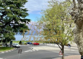 Vista lago - Quadrilocale Piazza Garibaldi 10, Luino - foto 1