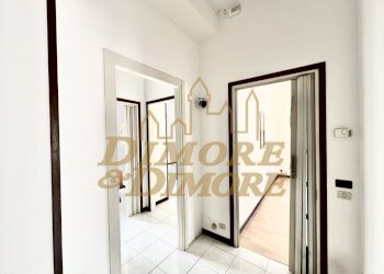 Disimpegno - Quadrilocale Piazza Garibaldi 10, Luino - foto 3