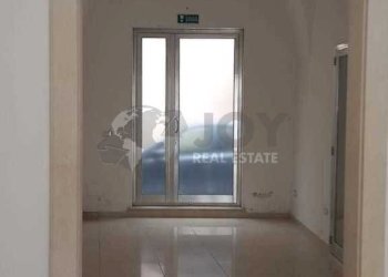 1.jpg - Locale Commerciale Viale XXIV Maggio, Galatone - foto 2