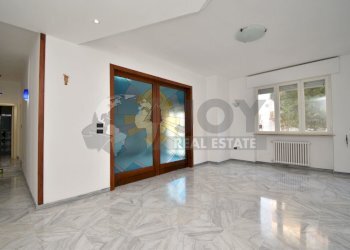 2.jpg - Appartamento Viale Aldo Moro 95, Brindisi - foto 2