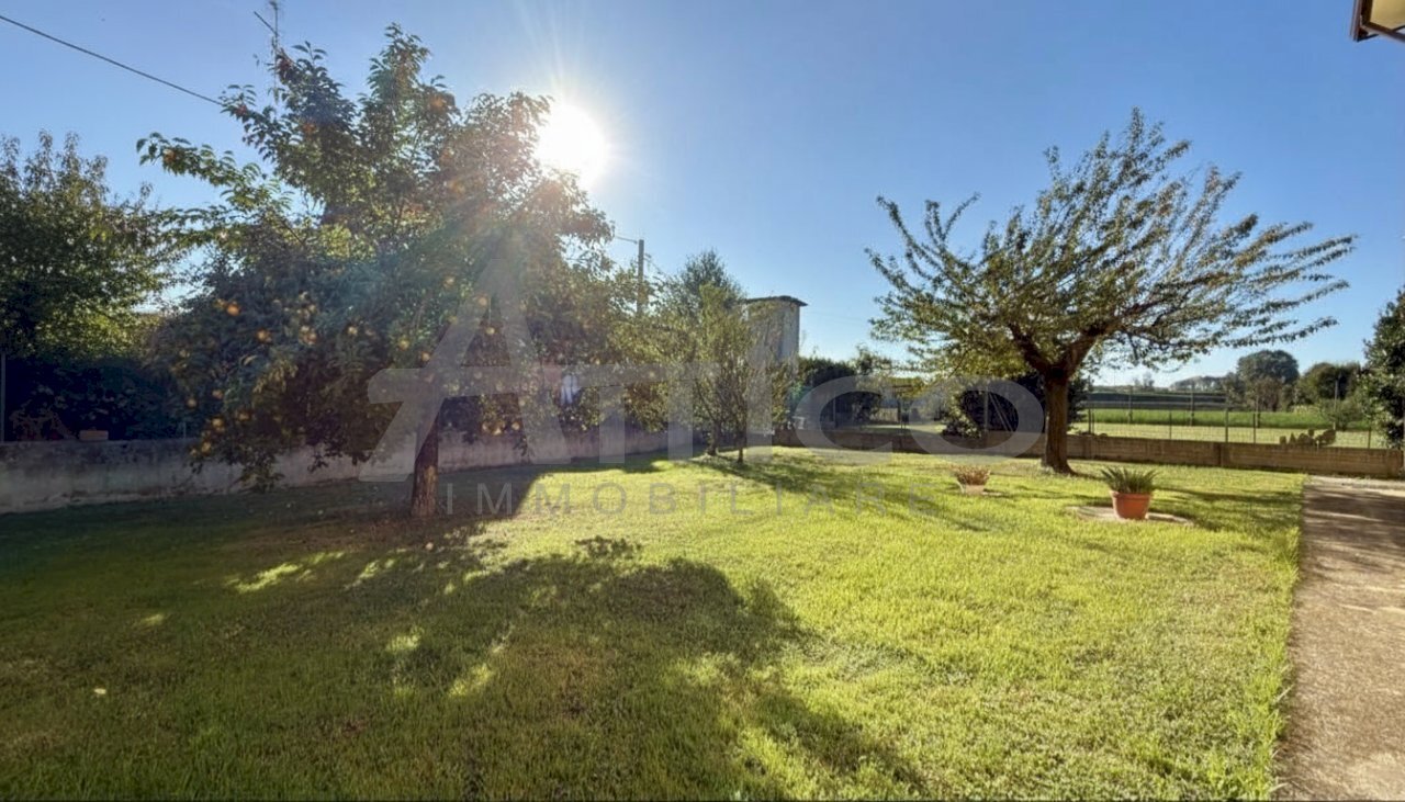 generated_image.png - Casa indipendente Guarda Veneta RO, Guarda Veneta - foto 2