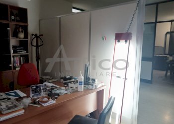 IMG_20250122_114035.jpg - Locale Commerciale Via de Polzer RO, Rovigo - foto 3