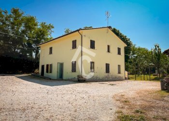 D5FDAF9B-C188-42B2-8F82-543BC9352B7A.jpeg - Casale Maiolati Spontini - foto 3