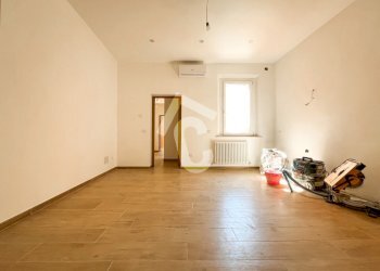 9A7BF315-FB61-4DF5-8BD8-CF7E3EEA868C.jpeg - Trilocale Jesi - foto 3