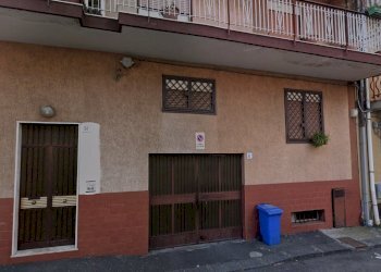 facciata deposito gravina.jpg - Capannone Gravina di Catania - foto 1