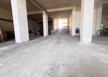 WhatsApp Image 2025-06-10 at 17.25.09 (2).jpeg - Capannone Gravina di Catania - foto 5