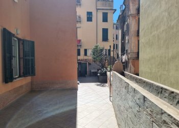 20250331_143257.jpg - Appartamento Salita Santa Maria della Sanità 5454, Genova - foto 5