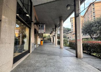 WhatsApp Image 2025-02-17 at 16.25.50.jpeg - Locale Commerciale Via XII Ottobre 9, Genova - foto 10