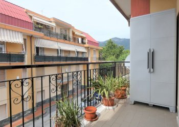 balconi (2).JPG - Appartamento Via Isonzo 16, Loano - foto 2