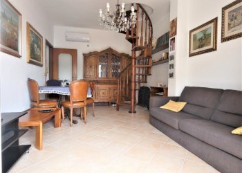 soggiorno 2.JPG - Appartamento Via Isonzo 16, Loano - foto 3