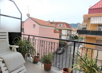 balconi.JPG - Appartamento Via Isonzo 16, Loano - foto 9