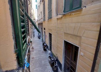 20250410_113820.jpg - Bilocale Vico del Papa 2, Genova - foto 1