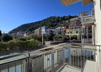 20250112_122055.jpg - Bilocale Via Amerigo Vespucci 9, Alassio - foto 12