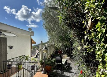 IMG_3242.jpeg - Villa a Schiera Via San Benedetto 4, Diano Arentino - foto 2