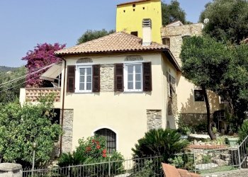 0ca067cf-ce24-4535-9742-1269442f825d.jpg - Rustico via Glori 36, Diano San Pietro - foto 1