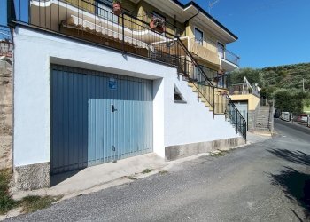 PHOTO-2025-08-04-09-53-17.jpg - Box Via A. San Novaro, Diano San Pietro - foto 1