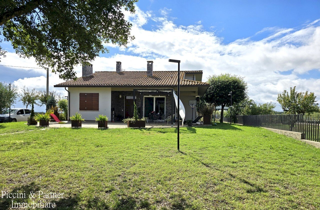 01.jpg - Villa Località Bertoni, Castiglione del Lago - foto 1