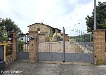 02.jpg - Appartamento Via Elio Vittorini  11, Corciano - foto 2