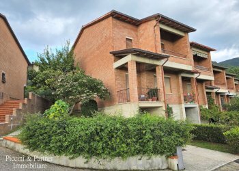 01.jpg - Villa a Schiera Via delle Querce 30, Assisi - foto 1