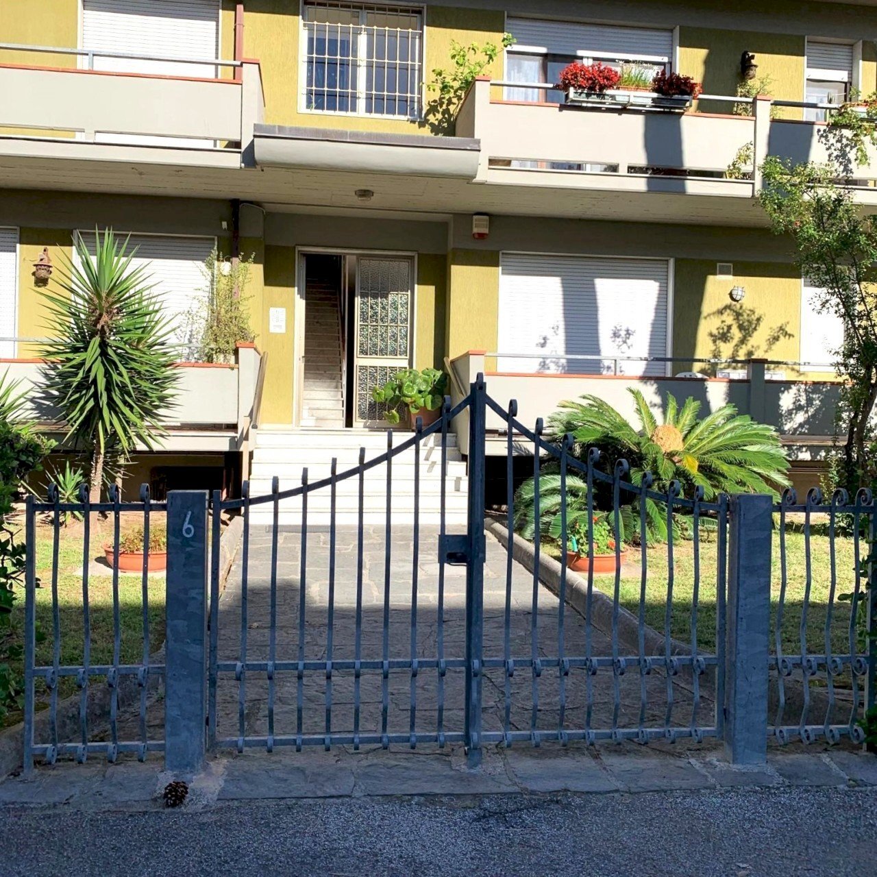 03.jpg - Apartment Via Montecatini, Massa - photo 3