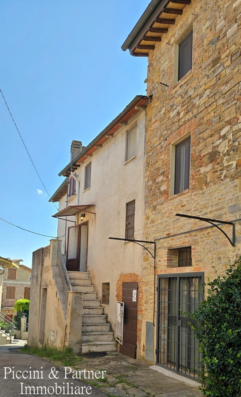 02.jpg - Townhouse Via delle Messi, Magione - photo 2