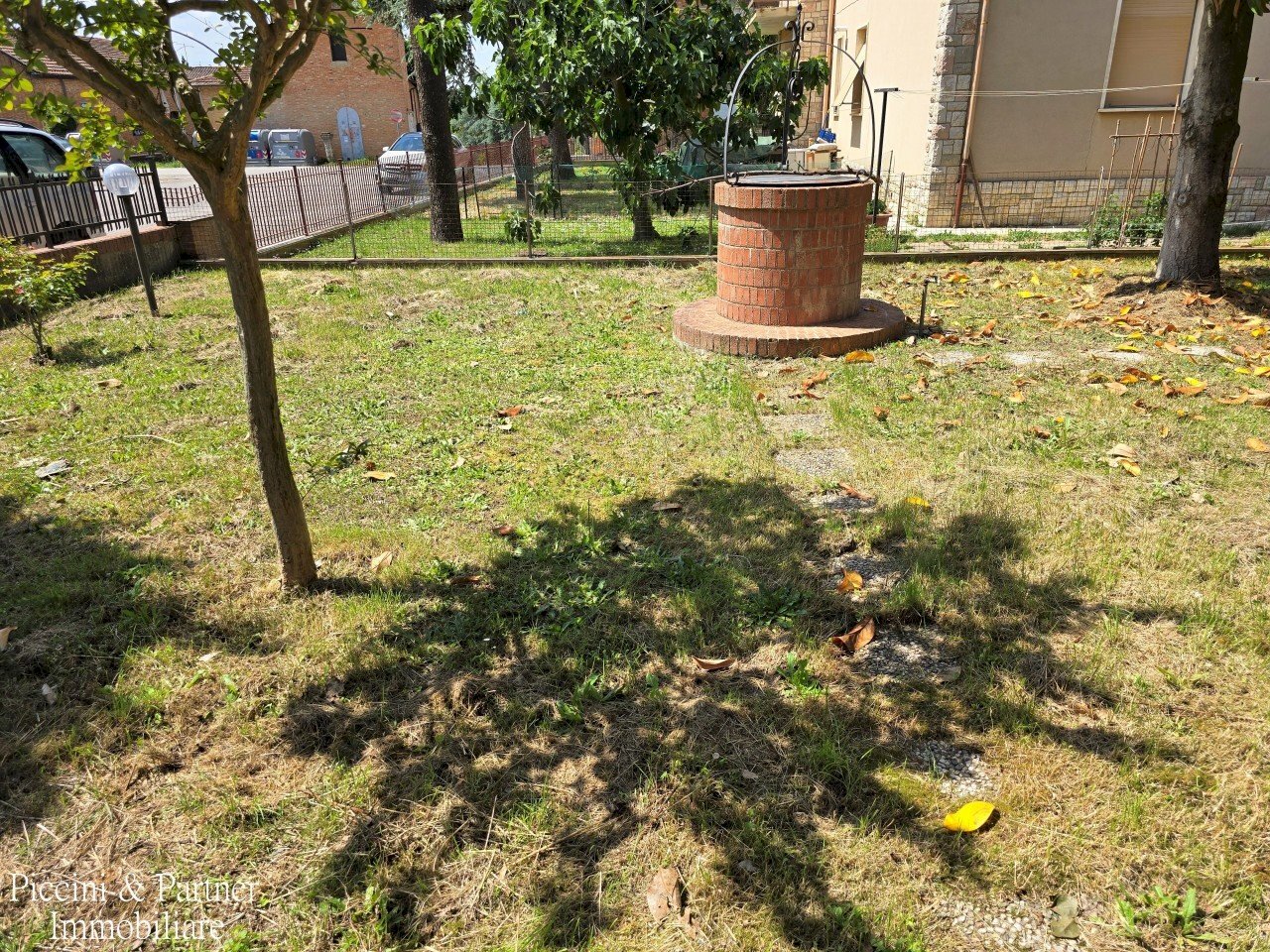 02.jpg - Casa indipendente Via Como, Montepulciano - foto 2