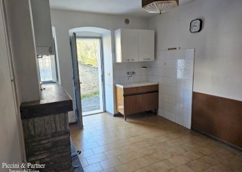 09.jpg - Porzione di casa Via dell'Assino Camporeggiano 19, Gubbio - foto 10