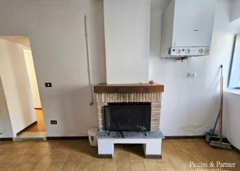 11.jpg - Porzione di casa Via dell'Assino Camporeggiano 19, Gubbio - foto 12