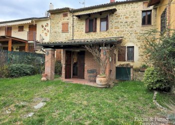 01.jpg - Porzione di casa Montalbano 40, Città di Castello - foto 1