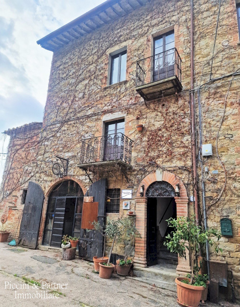 01.jpg - Bilocale Via Cenaioli, Magione - foto 1