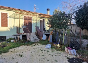 01.jpg - Porzione di casa Via dei Filosofi 151, Spoleto - foto 1