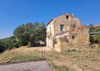 a94834ab-67a4-4a32-a304-e6a6c7d733ec.jpg - Rustico Contrada Acquarelli 2, Rocca San Giovanni - foto 7