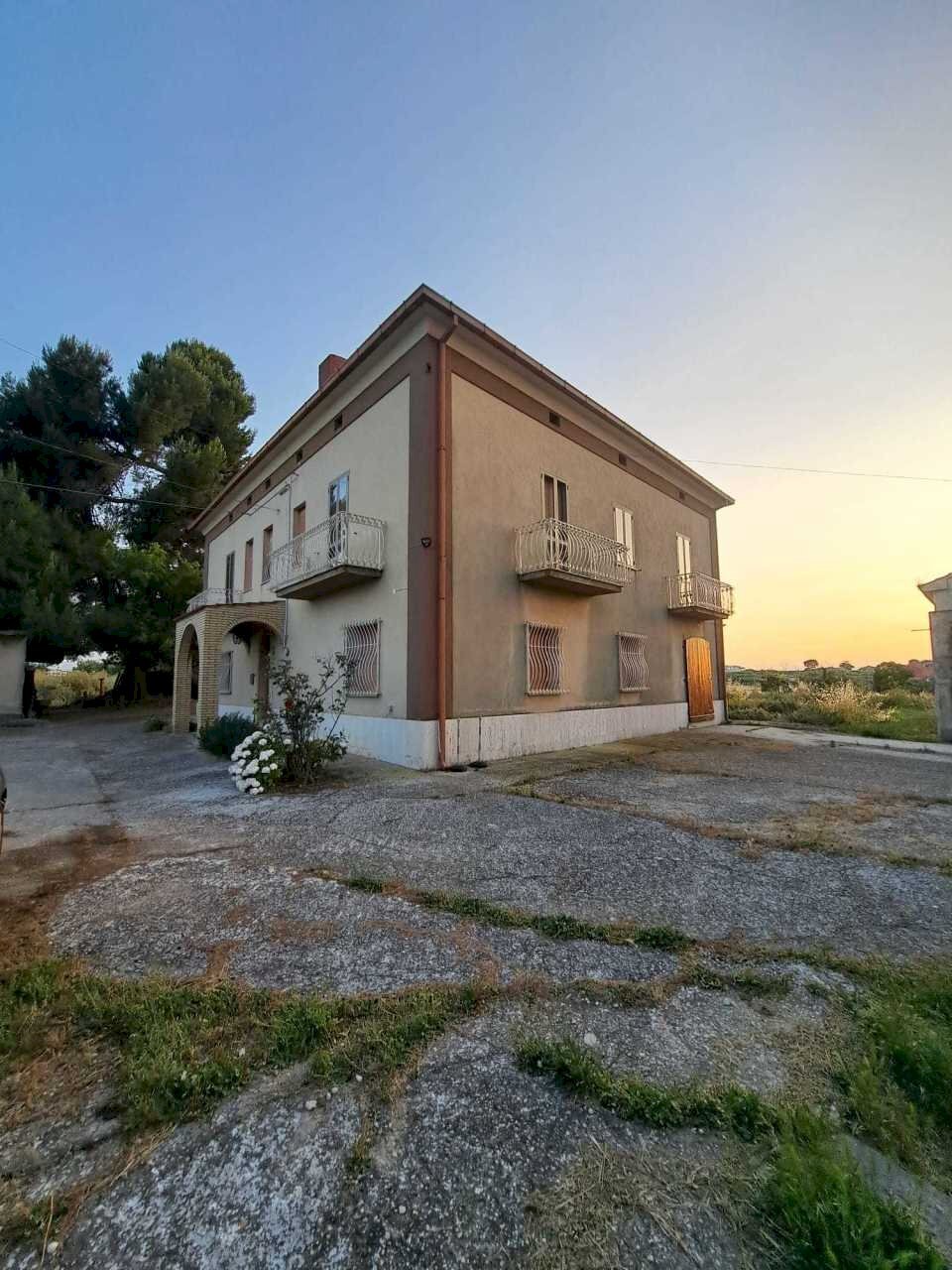 71911c30-e6bd-42a5-8b4d-b33b8da0e52b.jpg - Casale C.DA SAN GIACOMO 39, Rocca San Giovanni - foto 1