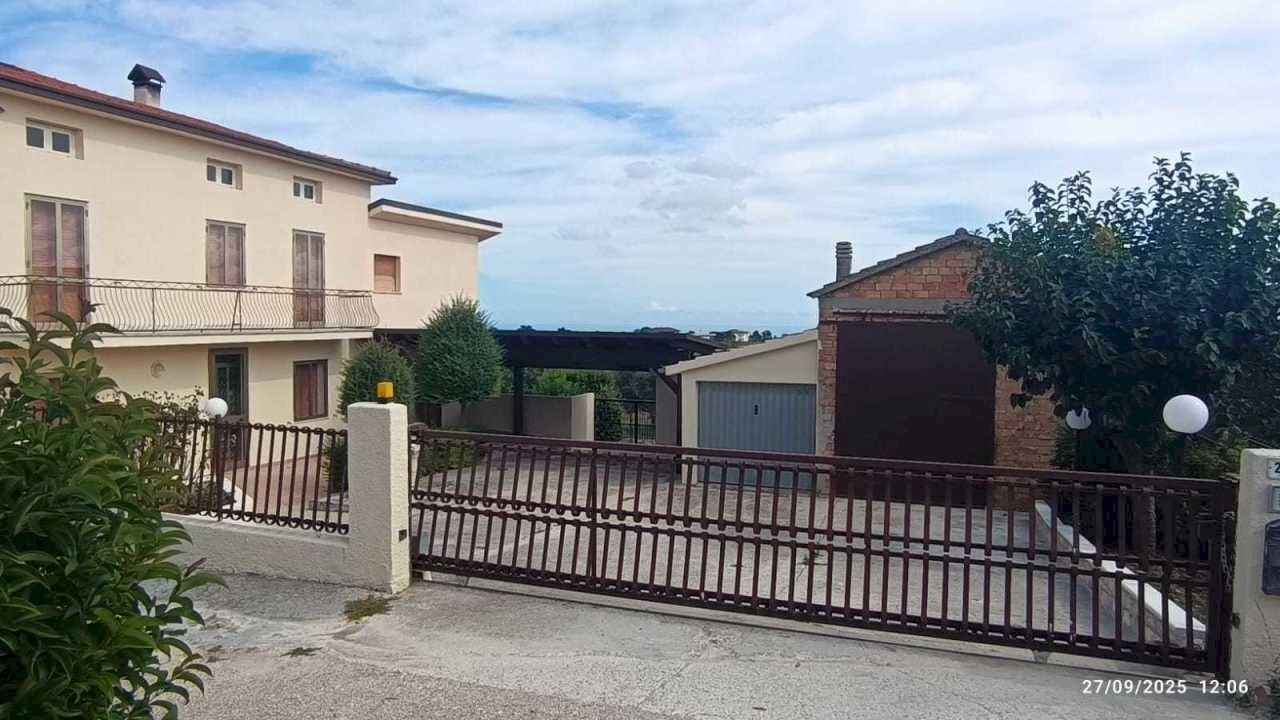 Immagine WhatsApp 2025-10-16 ore 14.38.01_6fe79c4b - Villa contrada follani  260, Lanciano - foto 3