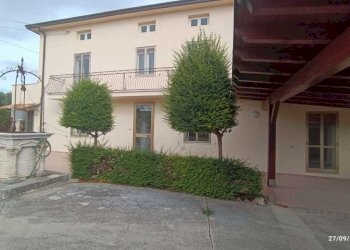 VistaFrontaleconPorticato.jpg - Villa contrada follani  260, Lanciano - photo 4