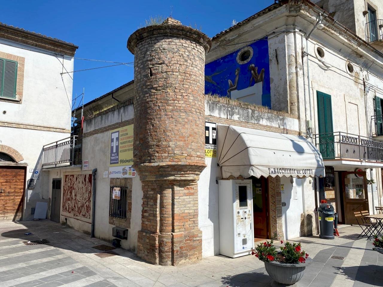 66864ab5-06c9-4ae8-b3ef-b6de6c5bd725.jpg - Commercial Premises piazza san giorgio 4, Treglio - photo 1