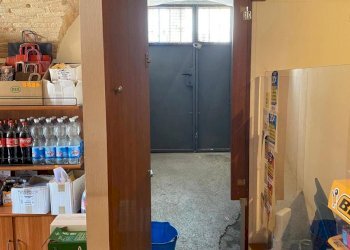 fa9b5f3e-b19d-4682-bd92-a3727a37b6ac.jpg - Locale Commerciale piazza san giorgio 4, Treglio - foto 12