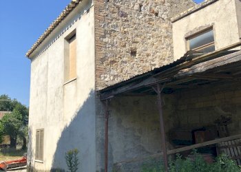 IMG_6650.JPG - Casa semi indipendente Via Lascianna 9, Roccascalegna - foto 1