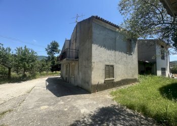 IMG_4675.JPG - Casa semi indipendente Via Lascianna 9, Roccascalegna - foto 2