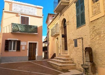 fca2d51c-3dc1-40f7-a765-22064dcb0b52.jpg - Townhouse Via Santa Maria Maggiore 4, Lanciano - photo 1