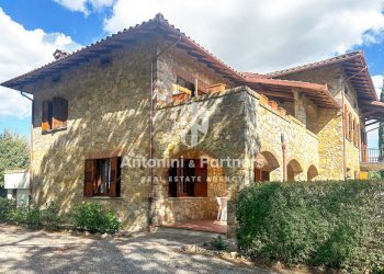 casale il fischio 23-1.jpg - Casale Via dei Partigiani, Castiglione del Lago - foto 11